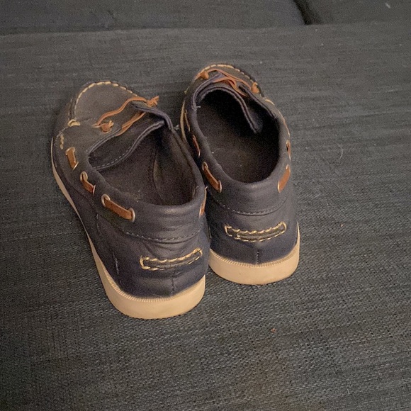 Blue Old Navy boat shoes - Picture 3 of 5
